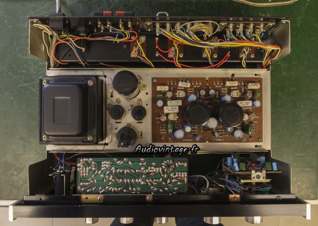 Sansui AU-555A