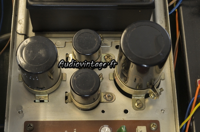 Sansui AU-555A