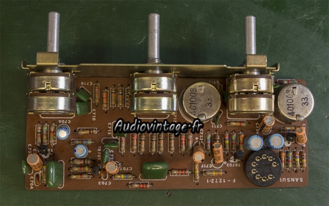 Sansui AU-555A