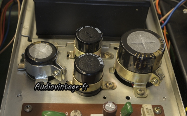 Sansui AU-555A