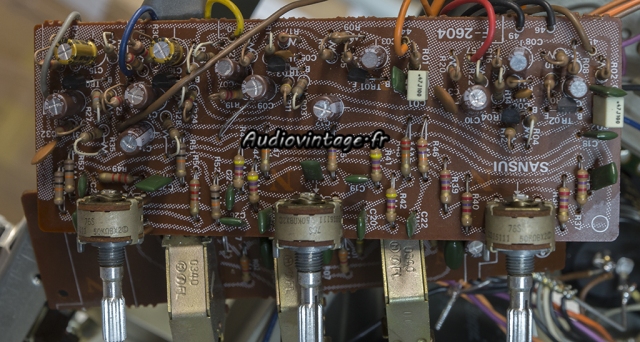 Sansui AU-5900 : circuit de tonalité révisé.