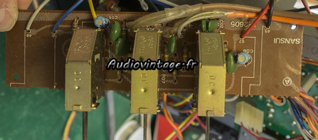 Sansui AU-5900 : circuit filtre à revoir.