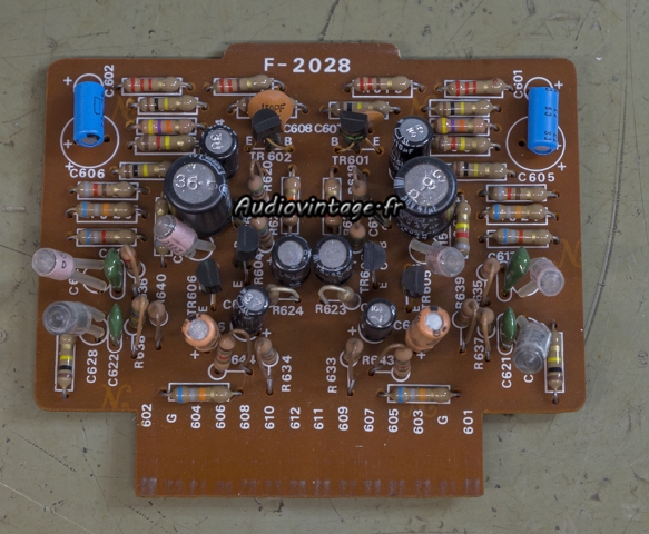 Sansui AU-7500 : étage phono à réviser.