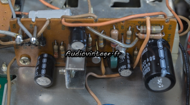 Sansui AU-7500 : alimentation régulée à revoir.
