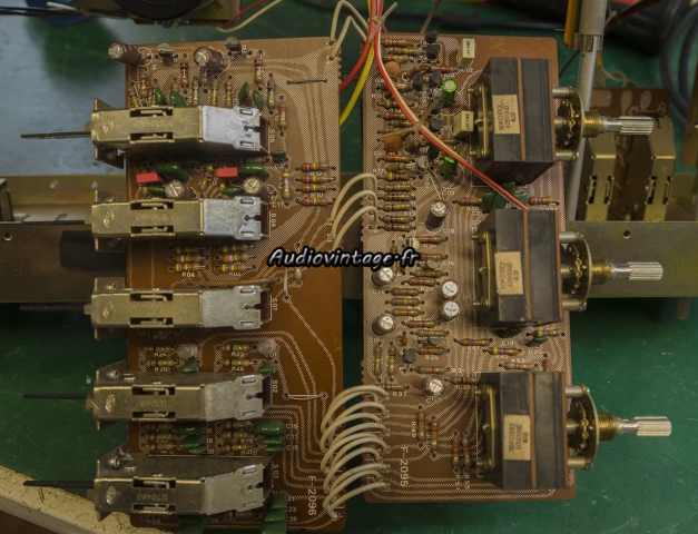 Sansui AU-7700