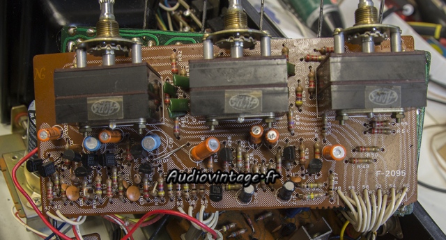 Sansui AU-7700
