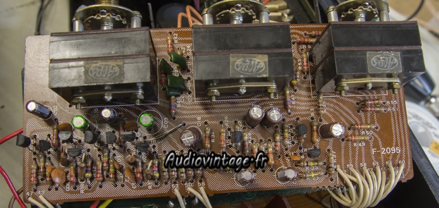 Sansui AU-7700