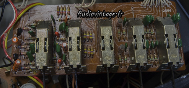 Sansui AU-7700