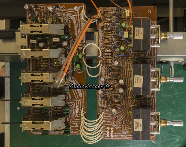 Sansui AU-7900 : circuit filtre et tonalité révisés.