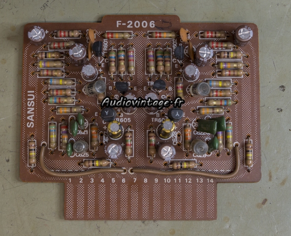 Sansui AU-9500 : circuit phono révisé.