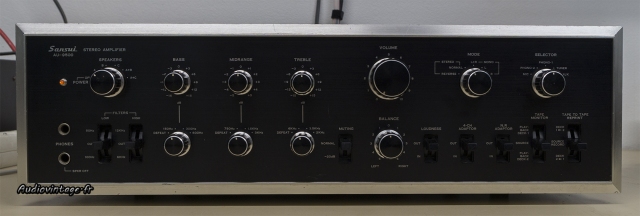 Sansui AU-9500 : lourd, volumineux et classe !