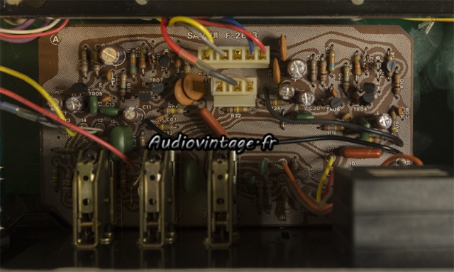 Sansui AU-517