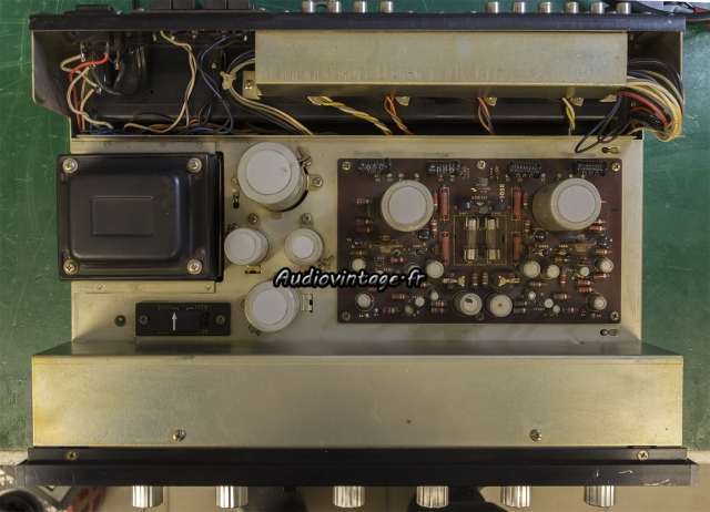 Sansui AU-555