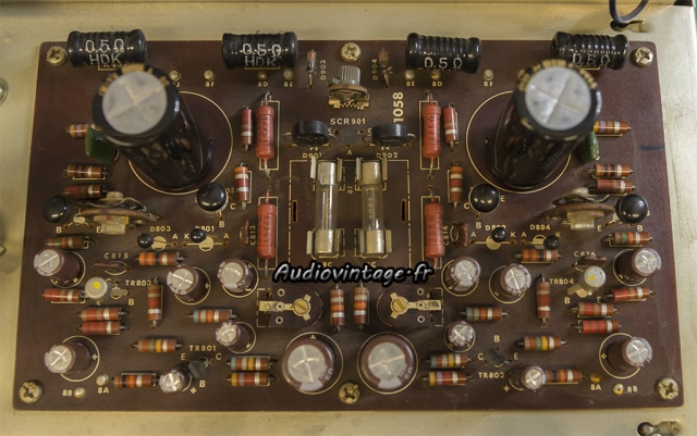 Sansui AU-555