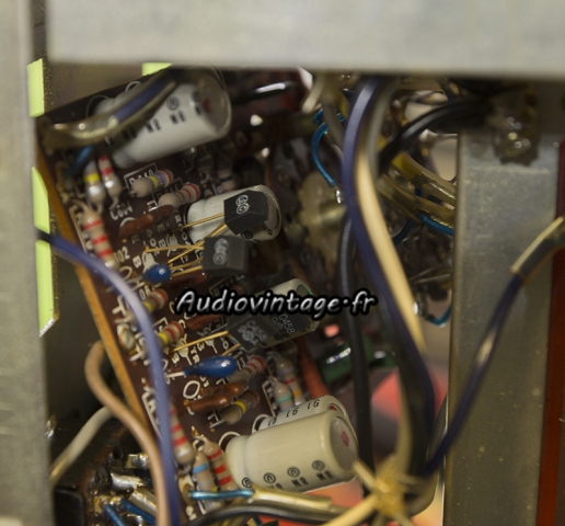 Sansui AU-555