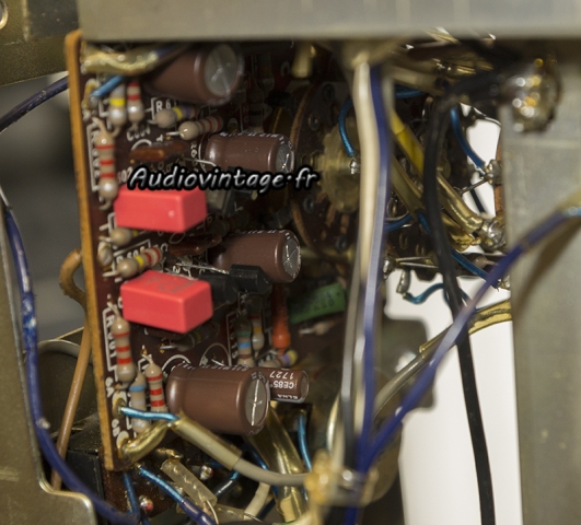 Sansui AU-555