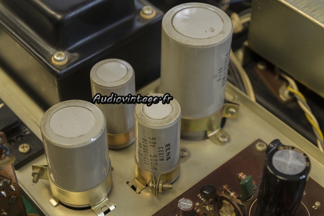 Sansui AU-555
