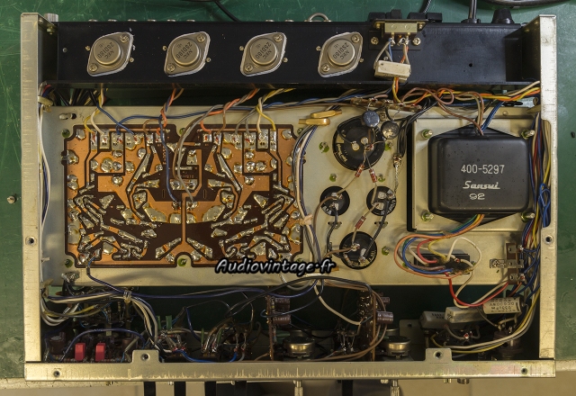 Sansui AU-555
