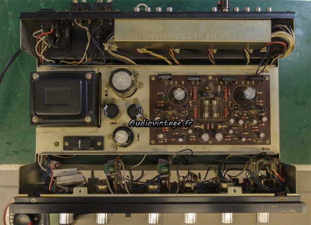 Sansui AU-555