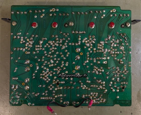 Sansui BA-2000 : soudures refaites.