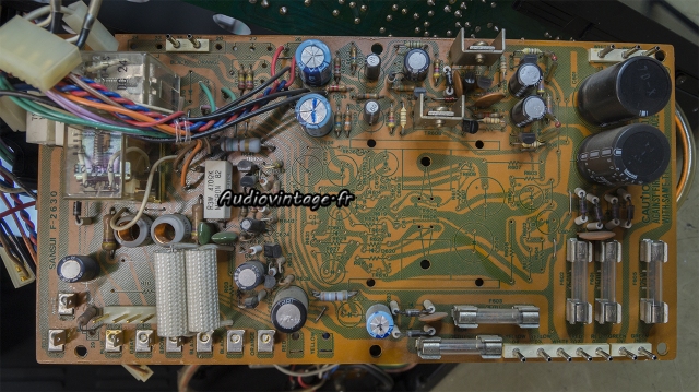 Sansui BA-2000 : circuit d'alimentation/protection à réviser.