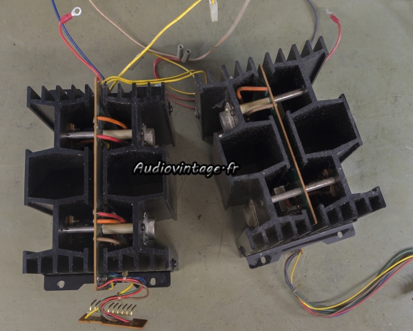 Sansui BA-3000 : les "blocs" de transistors de puissance.