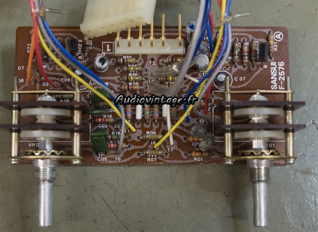 Sansui CA-2000 : circuit de tonalité grave et aigu à revoir.