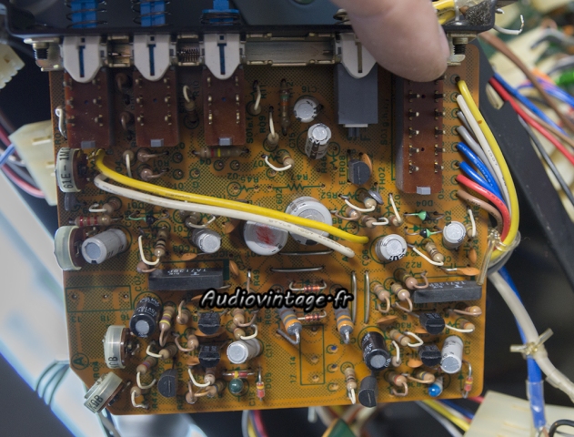 Sansui CA-3000 : circuit des vumètres à revoir.