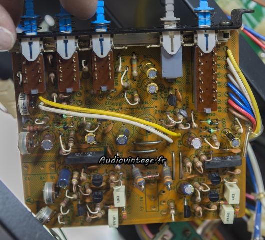 Sansui CA-3000 : circuit des vumètres révisé.