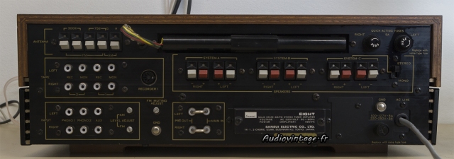 Sansui Eight : connectique.
