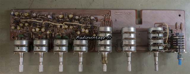 Sansui QRX-7001 : circuit de tonalité révisé.