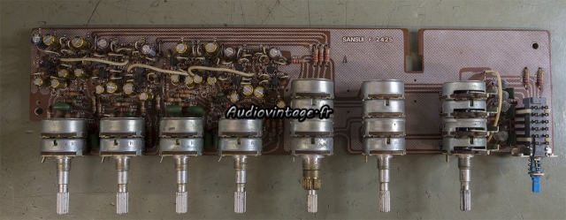 Sansui QRX-7001 : circuit de tonalité révisé.