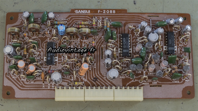 Sansui QRX-7001 : circuit quadri à réviser.