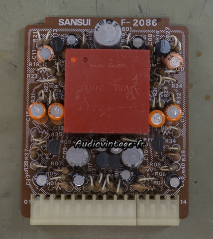 Sansui QRX-7001 : circuit CD4 à réviser.