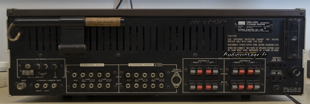 Sansui QRX-7001 : connectique.