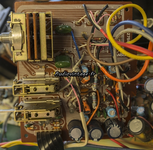 Sansui AU-217 : circuit phono à revoir.