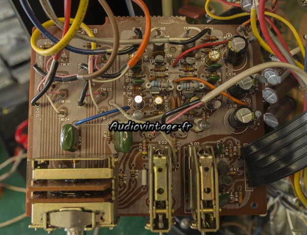 Sansui AU-217 : circuit phono revu.