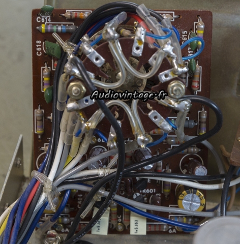 Sansui AU-222 : circuit révisé.