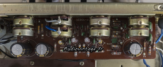 Sansui AU-222 : circuit de tonalité révisé.
