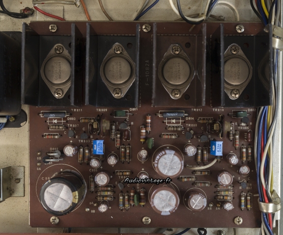 Sansui AU-222 : circuit principal révisé.