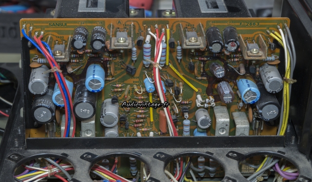 Sansui AU-717 : circuit d'alimentation et de protection mal en point.