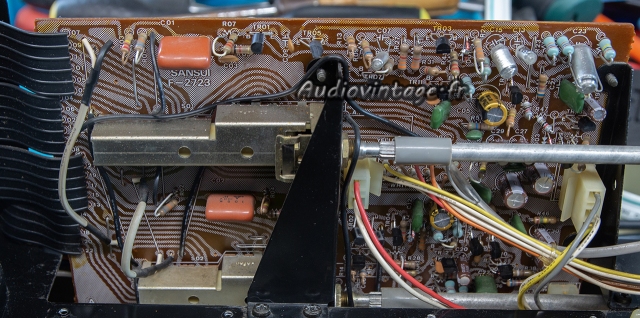Sansui AU-717 : étage phono révisé.