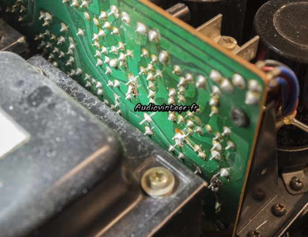 Sansui AU-717 : "bricolmal" est passé par ici.