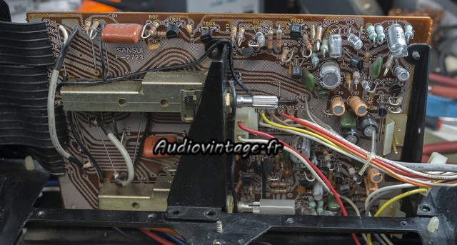 Sansui AU-717 : étage phono à réviser.