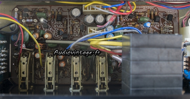 Sansui AU-717 : circuit de tonalité à revoir.
