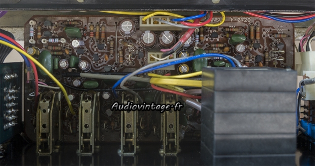 Sansui AU-717 : circuit de tonalité révisé.