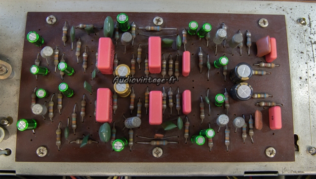 Sansui AU-777 : circuit "pre-amplifier" à revoir.