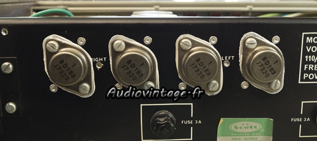 Scott 255 S : micas neufs et graisse fraîche.