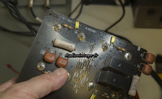 Sony TA-N80ES :  circuit endommagé.