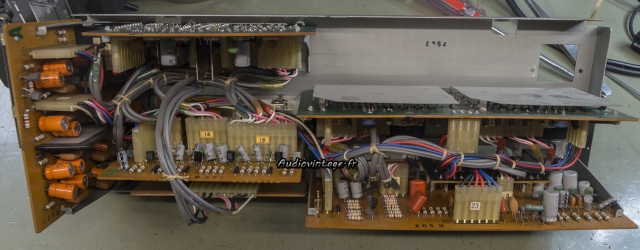 Sony TAE-5450 : retrait de la face avant.